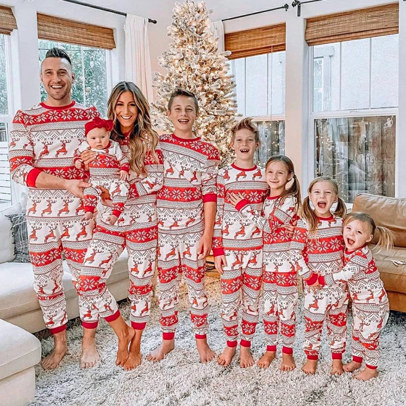 Mommy and Me Clothes 2023 New Christmas Pajamas Set for Family Soft Cute Sleepwear Adults Kids 2 Pieces Suit Xmas Look Outfits