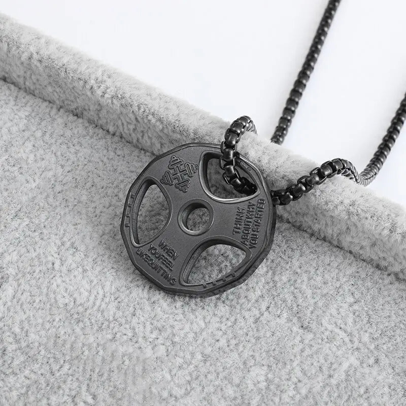 Fashionable dumbbell necklace designed for muscle men, perfect for sports and fitness. It's a great couple's gift and fits well with hip hop gym trends. Ideal jewelry for fitness lovers!